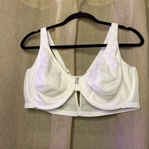 Cute White Front Clasped Bra!